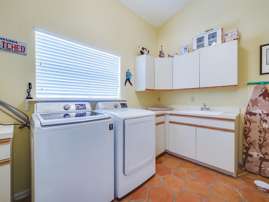 2545 Hampton Bridge Road Delray Beach, FL 33445 - Photo 17 of 20 LAUNDRY ROOM