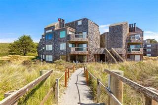 101 Shell Road, Unit 22 Watsonville, CA 95076 - Photo 1 of 27