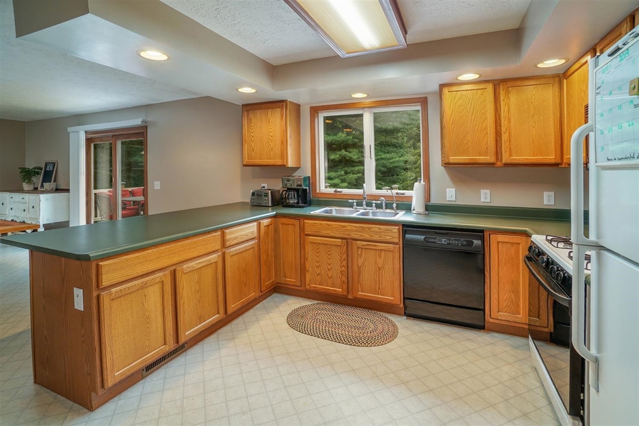 5674 Seymour Road Jackson, MI 49201 - Photo 16 of 35