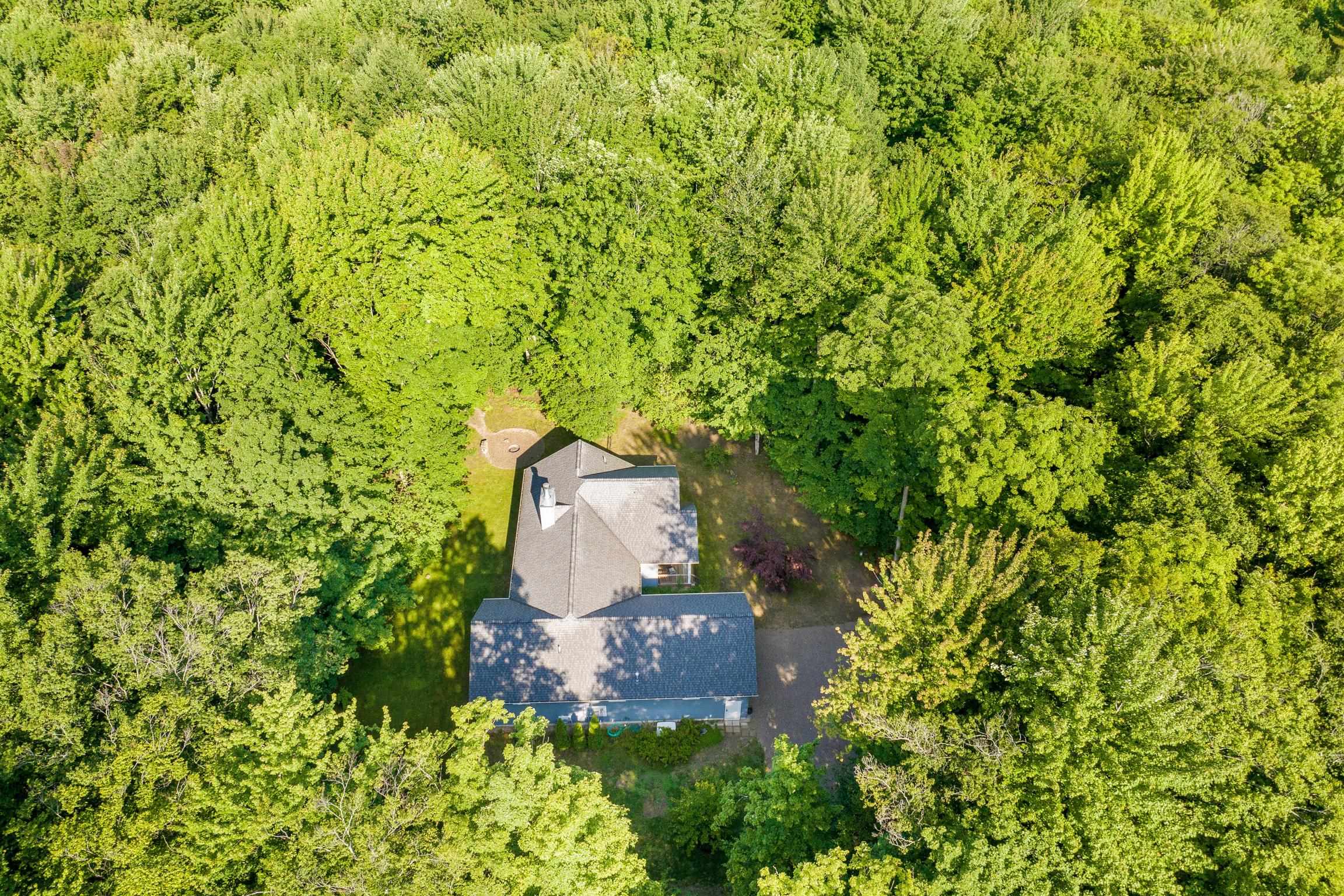 8490 Reynolds Road Lake Ann, MI 49650 - Photo 7 of 67 1947305-af68392e-b92c-432d-b30a-f21b31ab1b20.JPG