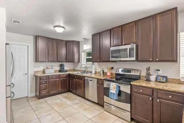 $499,900 | 28 Walnut Avenue, Shalimar, FL 32579