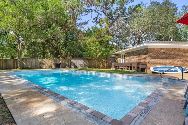 $499,900 | 28 Walnut Avenue, Shalimar, FL 32579