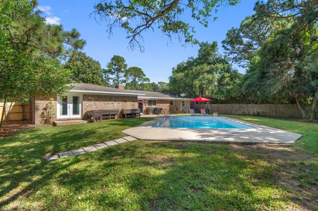 $499,900 | 28 Walnut Avenue, Shalimar, FL 32579