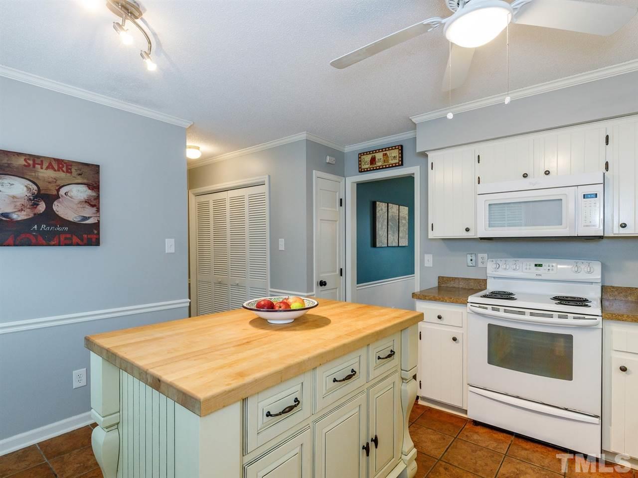 2507 Sawmill Road Raleigh, NC 27613 - Photo 9 of 30
