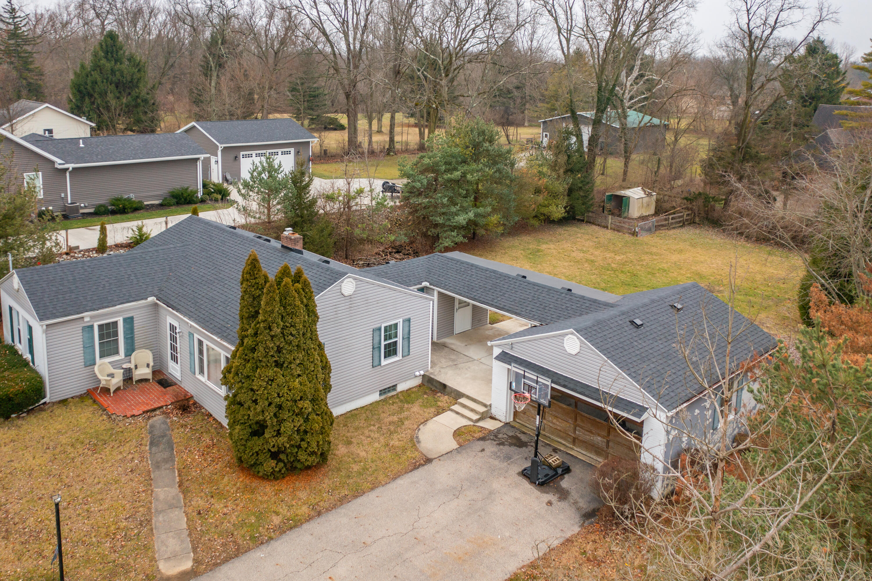 699 Shrine Road Springfield, OH 45504 - Photo 2 of 53