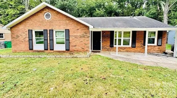 $319,900 | 4824 Farm Pond Lane, Charlotte, NC 28212