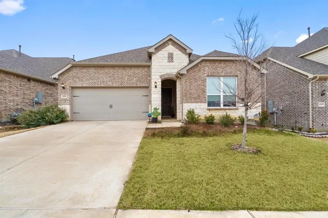 $2,500 | 4205 Expedition Drive, Oak Point, TX 75068