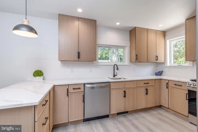 a close view of sink and tap