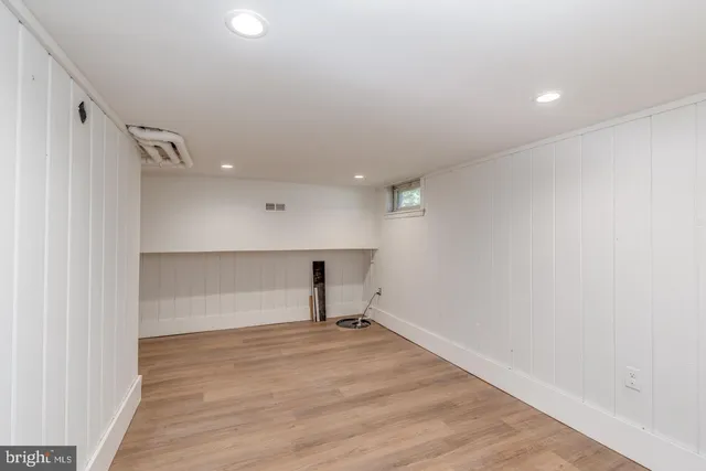 a house view with a outdoor space