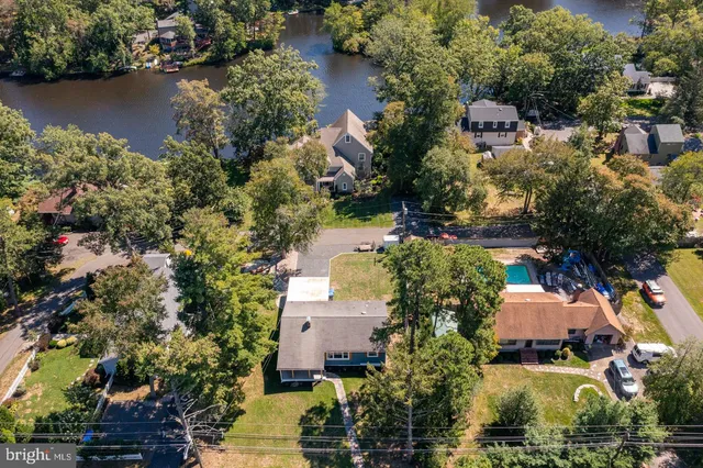 a sign that is sitting on a rock