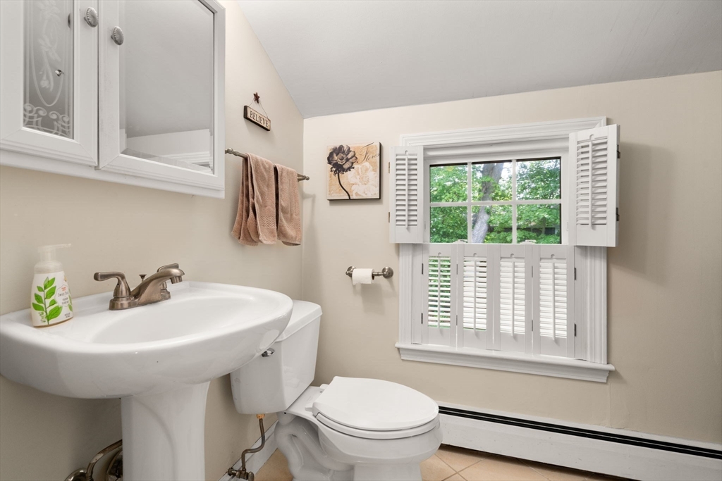 3 Berkeley Road Wellesley, MA 02482 - Photo 24 of 34