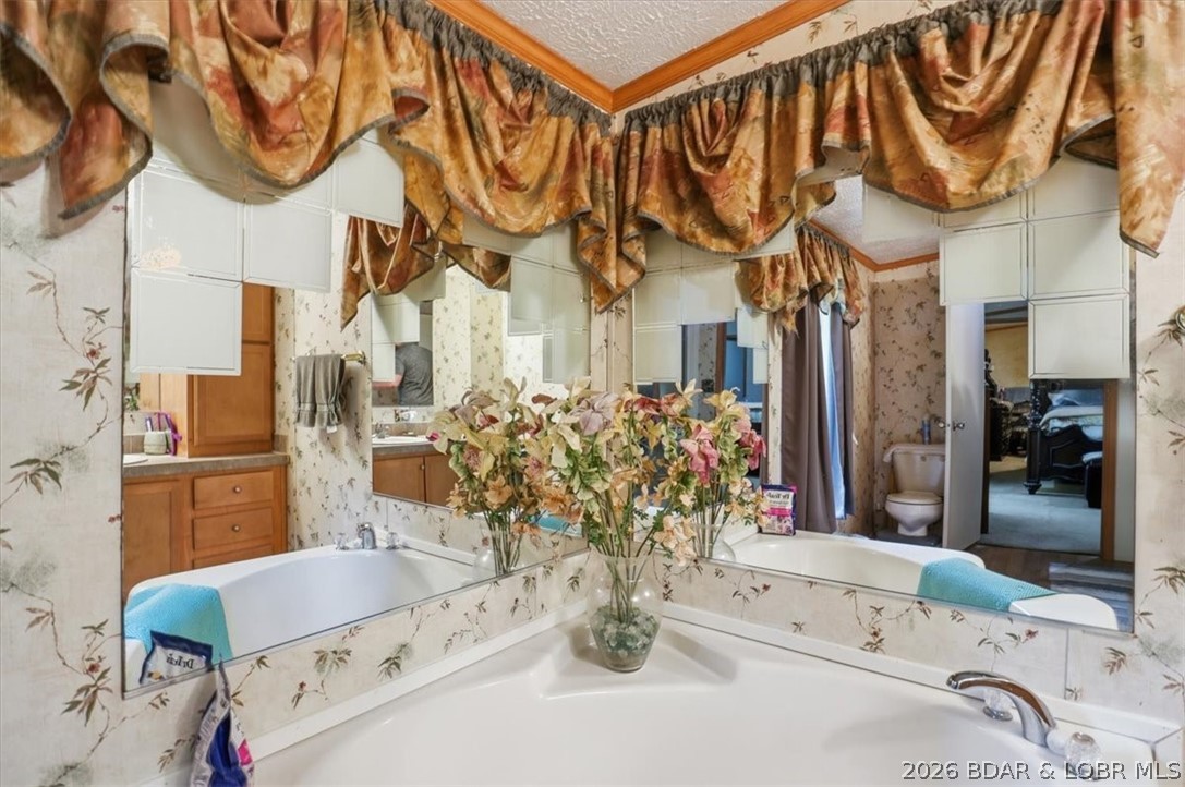 305 Dry Ridge Road Camdenton, MO 65020 - Photo 15 of 27 Ensuite Bath