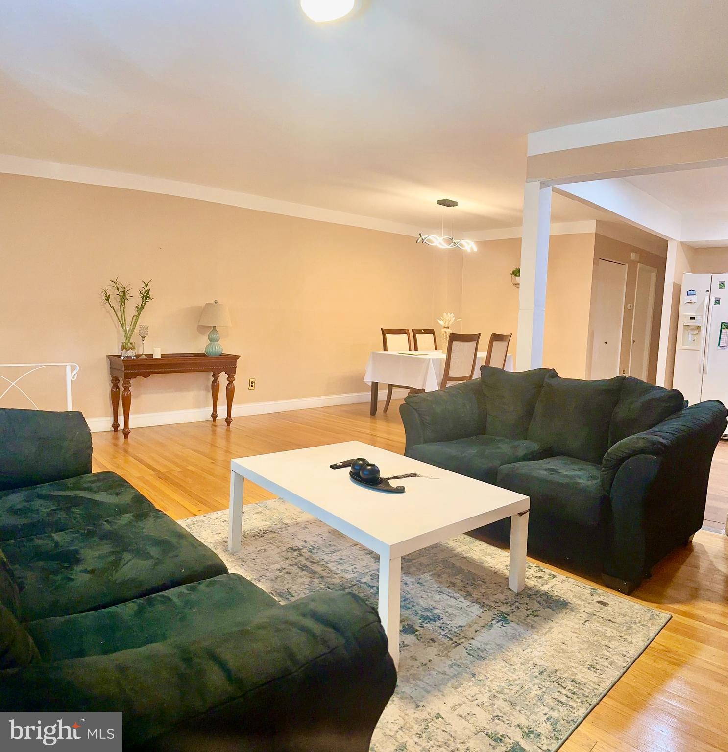 3335 South Keswick Road Philadelphia, PA 19114 - Photo 5 of 35 Gallery Image 5