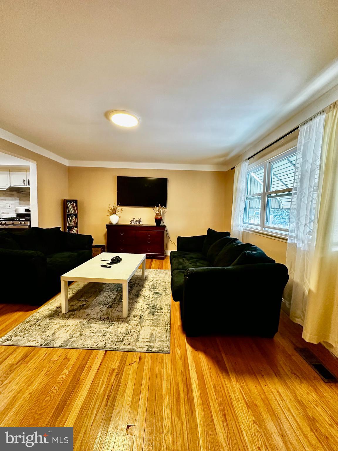 3335 South Keswick Road Philadelphia, PA 19114 - Photo 9 of 35 Gallery Image 9
