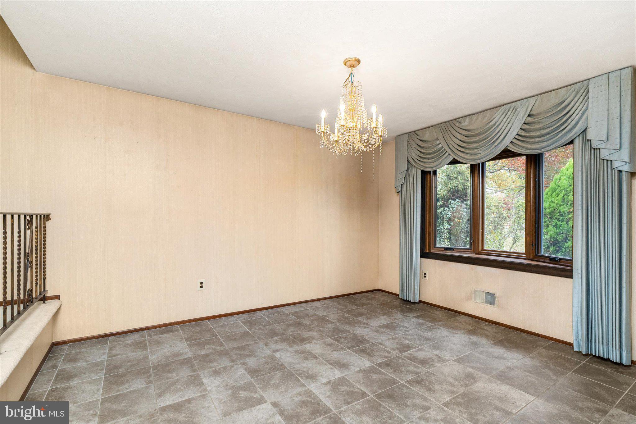 87 Limewood Drive Hamilton, NJ 08690 - Photo 12 of 34 a view of an empty room with a window