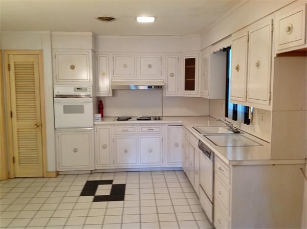96 Longmeadow Road Norwood, MA 02062 - Photo 3 of 9 Gallery Image 3