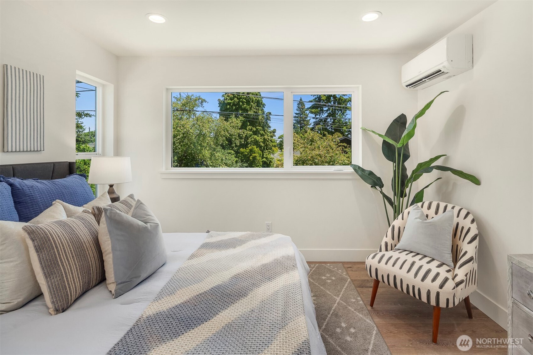 8824 32nd Avenue Southwest Seattle, WA 98126 - Photo 13 of 32