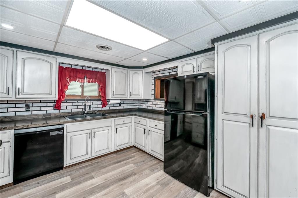 1121 Dixon Road Clymer, PA 15728 - Photo 9 of 37