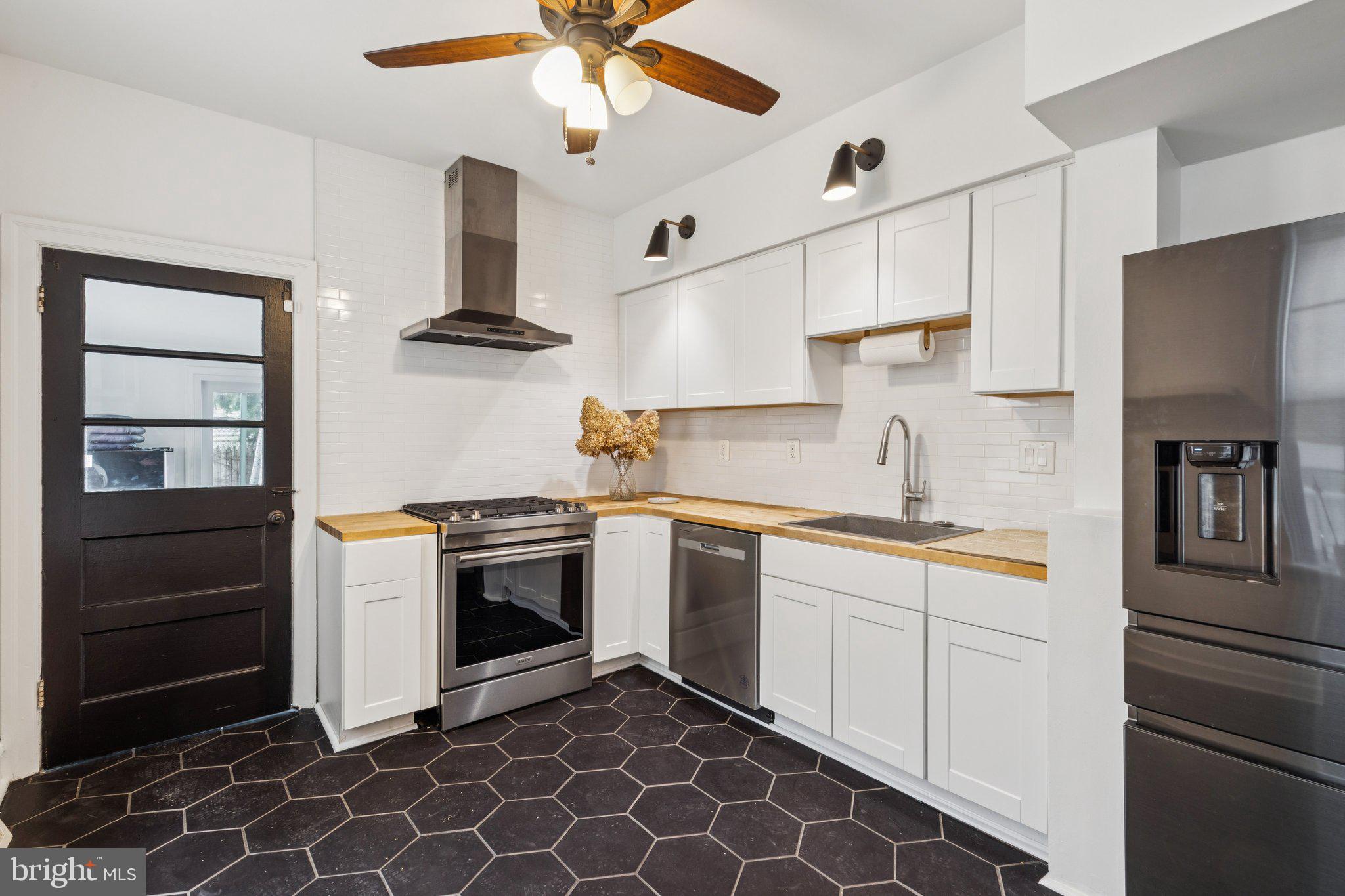 850 East Thompson Street Philadelphia, PA 19125 - Photo 11 of 38