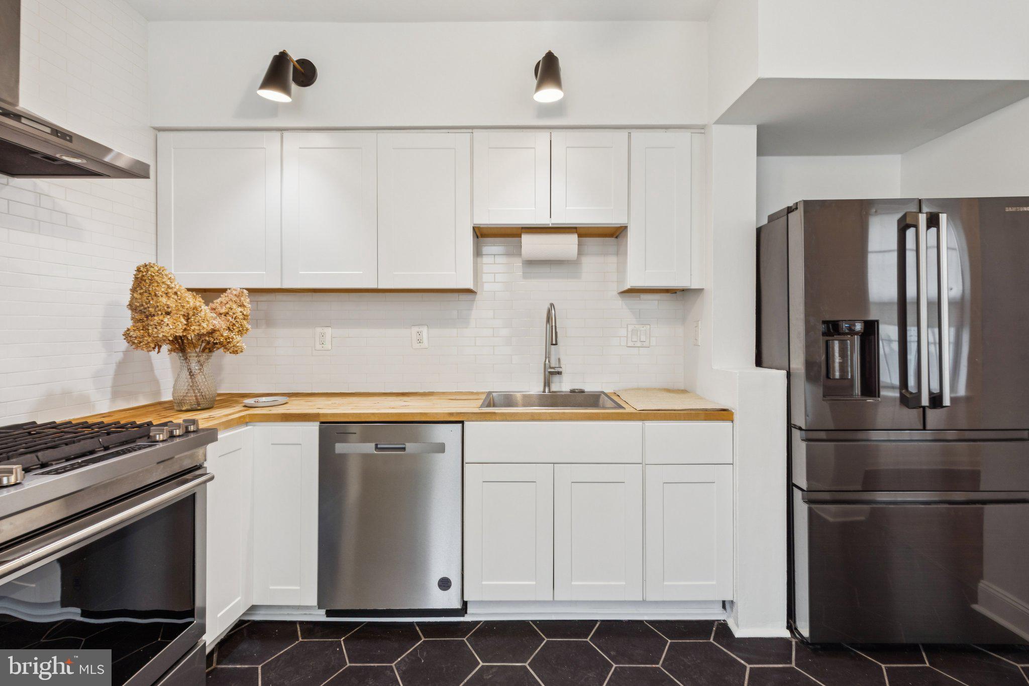 850 East Thompson Street Philadelphia, PA 19125 - Photo 13 of 38