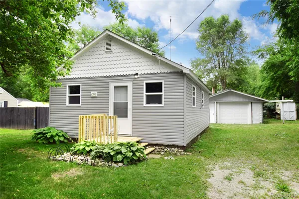 $110,000 | 2390 East Boatfield Avenue, Burton, MI 48529