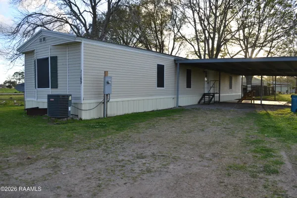 $1,000 | 1169 Breaux Bridge, Unit B, Breaux Bridge, LA 70517