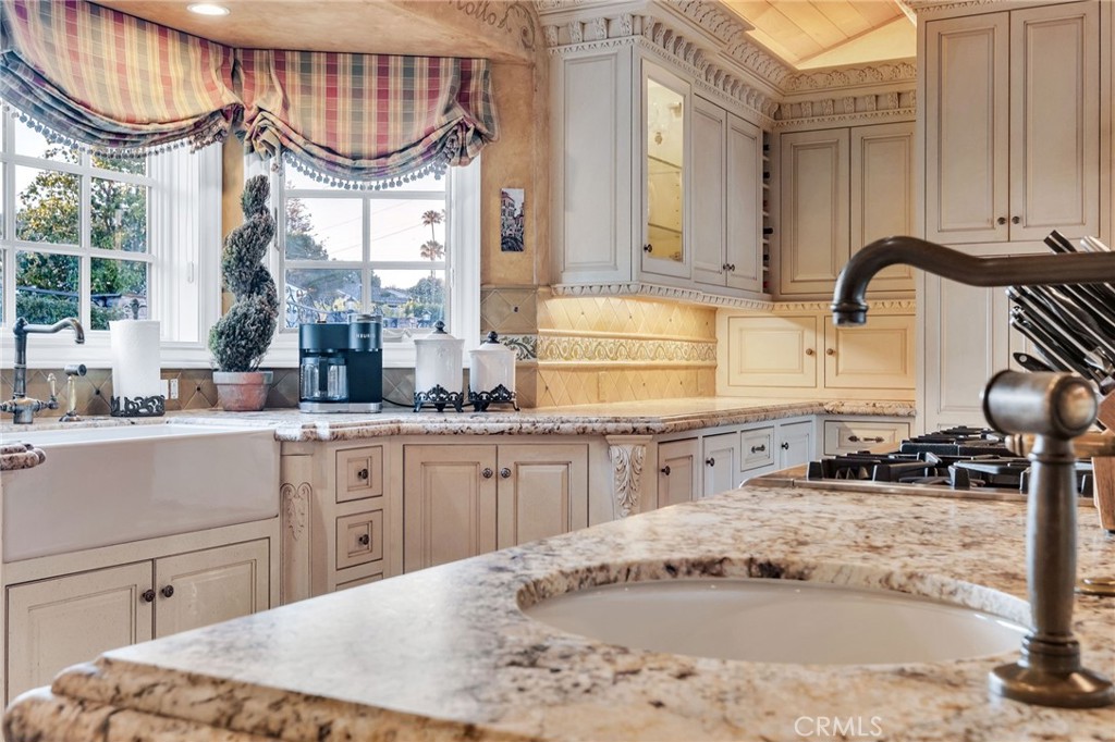 16 Saddle Road Rancho Palos Verdes, CA 90275 - Photo 10 of 72