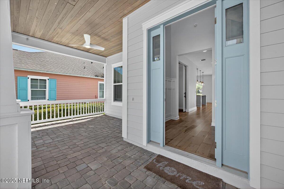 604 Timber Bridge Lane Atlantic Beach, FL 32233 - Photo 4 of 46 a view of a hallway