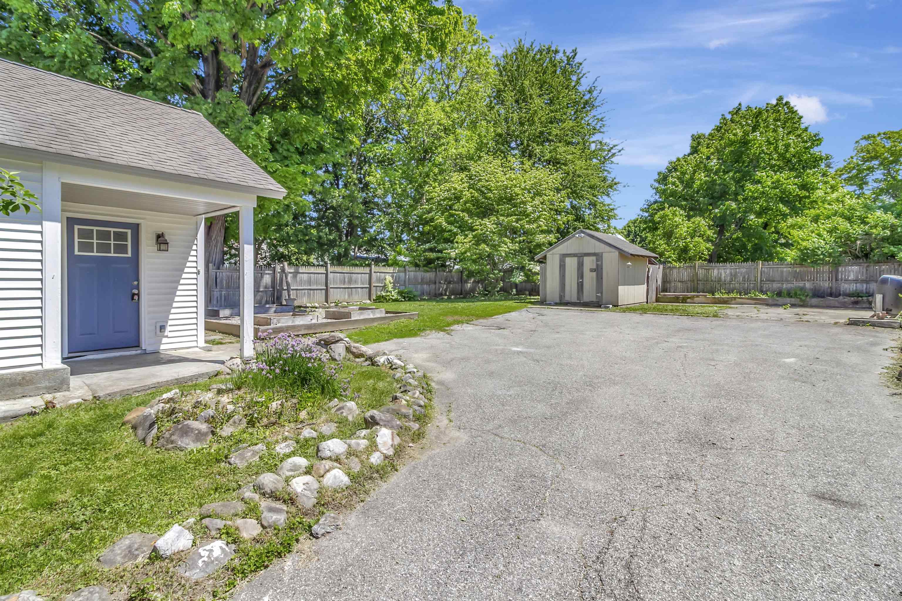 124 River Street Rutland, VT 05701 - Photo 4 of 45