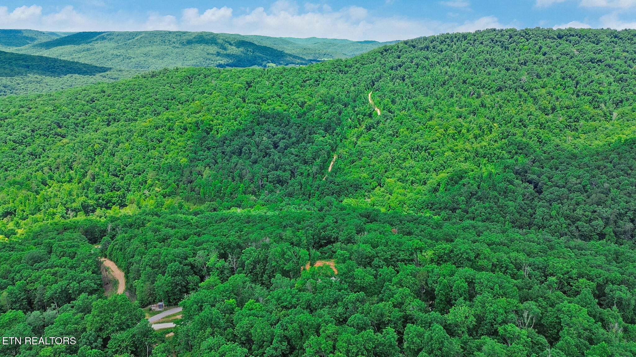 1133 Tomahawk Road Jamestown, TN 38556 - Photo 5 of 22 dji_0406-dji_0408