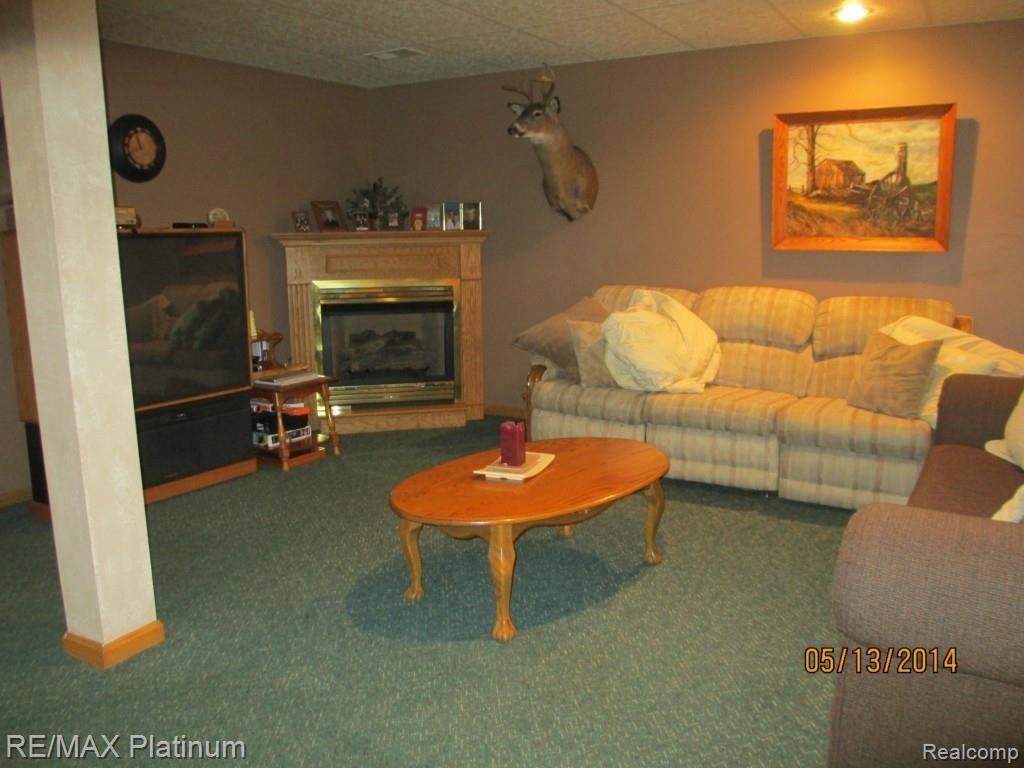 2450 Pollock Road Grand Blanc, MI 48439 - Photo 9 of 27 2450 Pollock 002.jpg