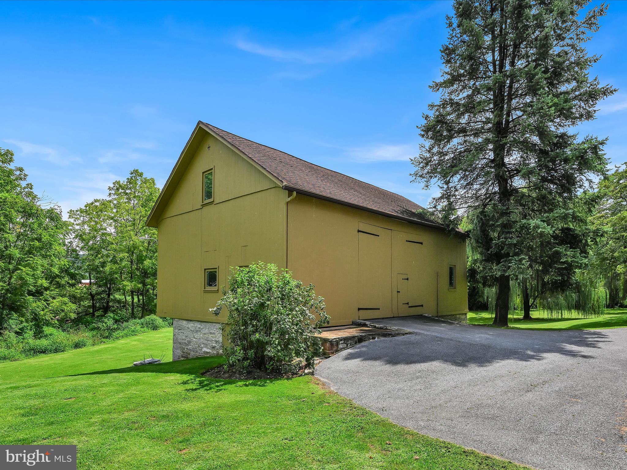 16 South Millbach Road Newmanstown, PA 17073 - Photo 44 of 65 Barn