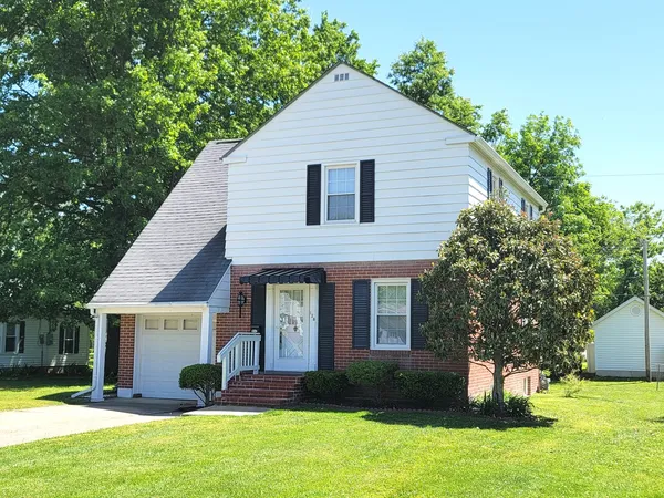 $179,750 | 128 North Indiana Avenue, Salem, IL 62881