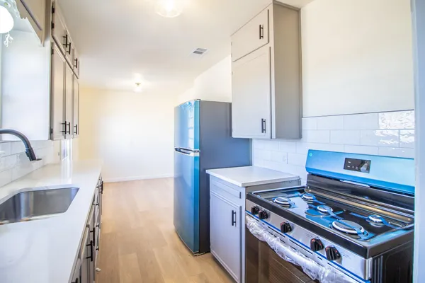 a close view of sink and tap