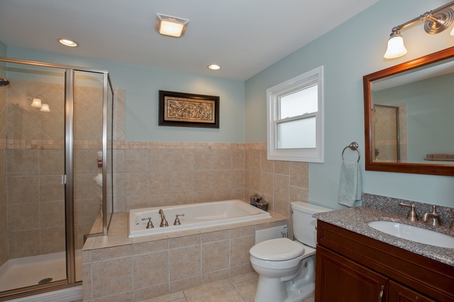 2519 Harrison Street Glenview, IL 60025 - Photo 8 of 10 a bathroom with a toilet a sink and bathtub