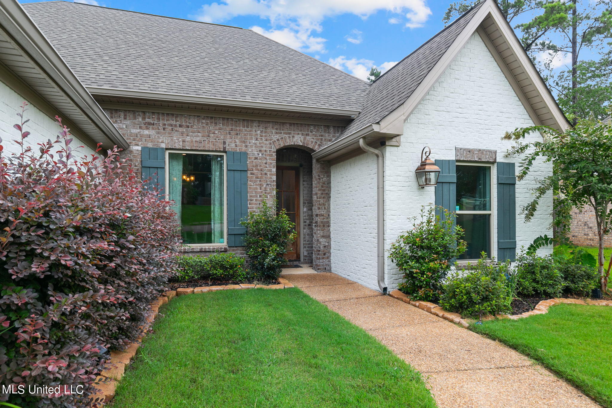 324 Cypress Creek Road Brandon, MS 39047 - Photo 3 of 33 6-web-or-mls-324 Cypress Creek-6
