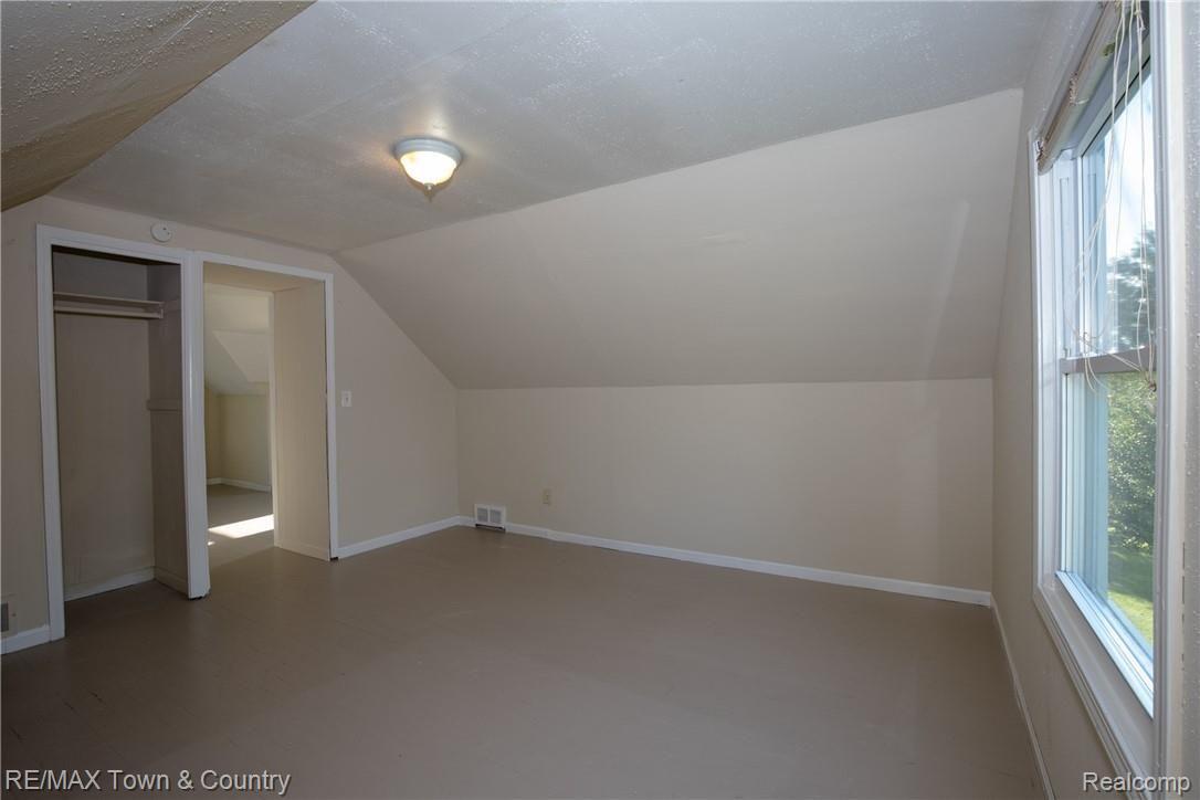 1406 Elms Road Flint, MI 48532 - Photo 29 of 39 29.jpg