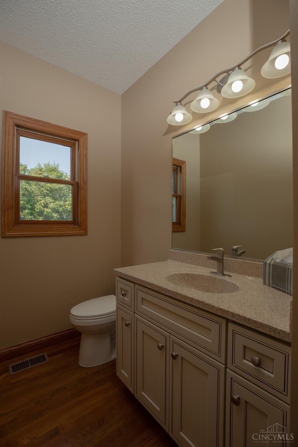 12137 Stone Mill Road Cincinnati, OH 45251 - Photo 12 of 30 Gallery Image 12