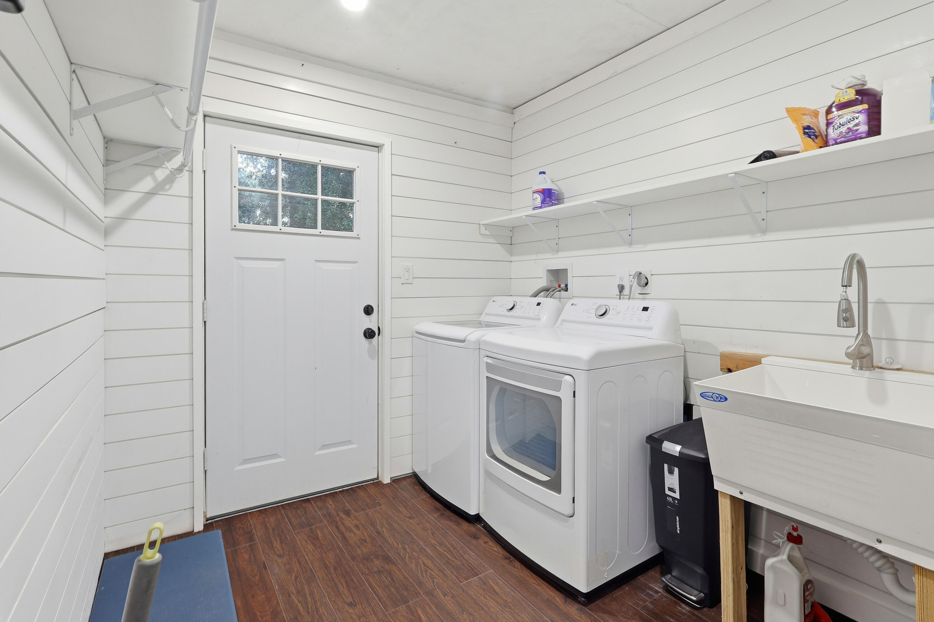 4578 Riley Road Milton, FL 32583 - Photo 39 of 55 a utility room with dryer and washer