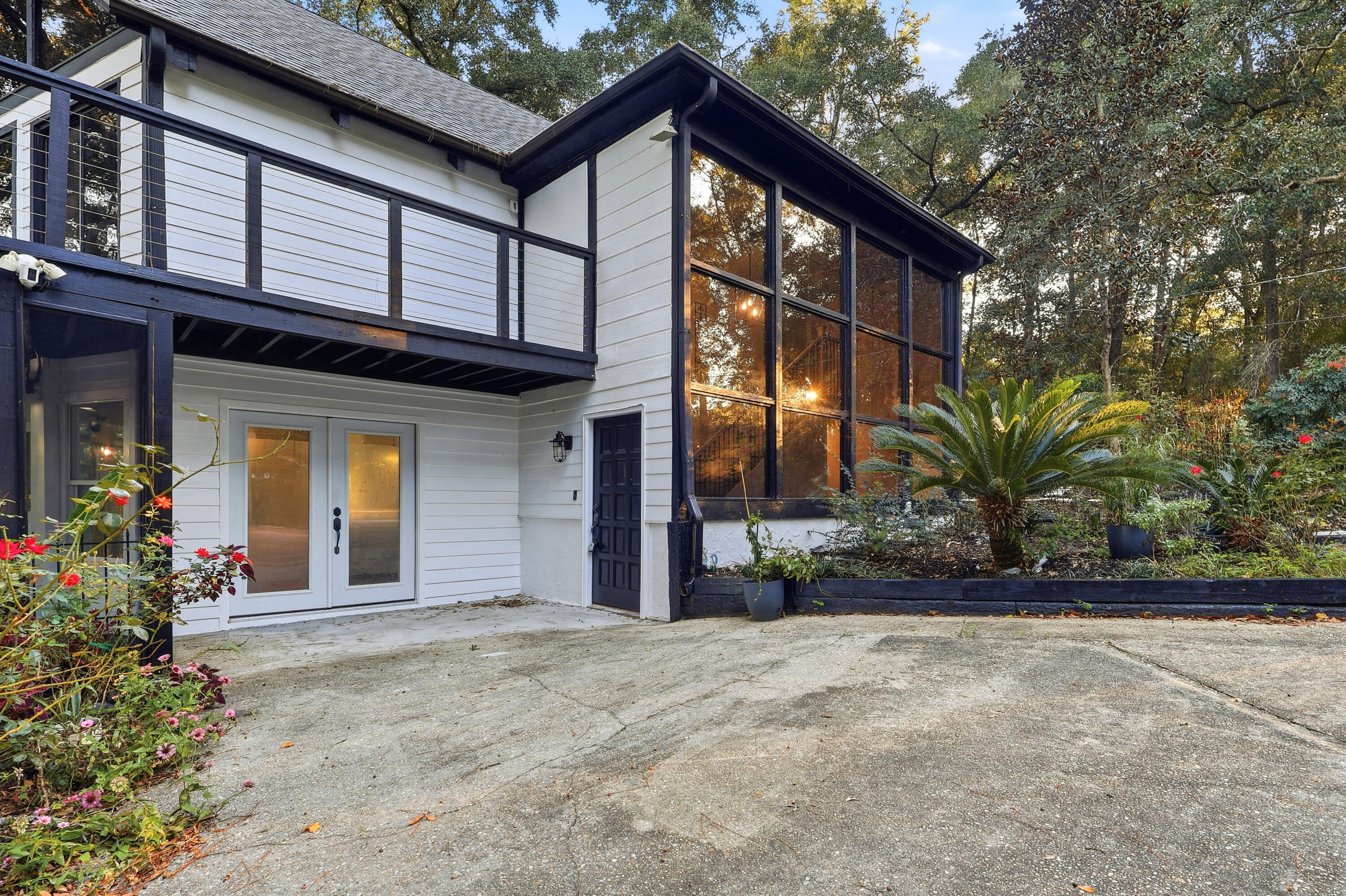 4578 Riley Road Milton, FL 32583 - Photo 4 of 55 front view of a house