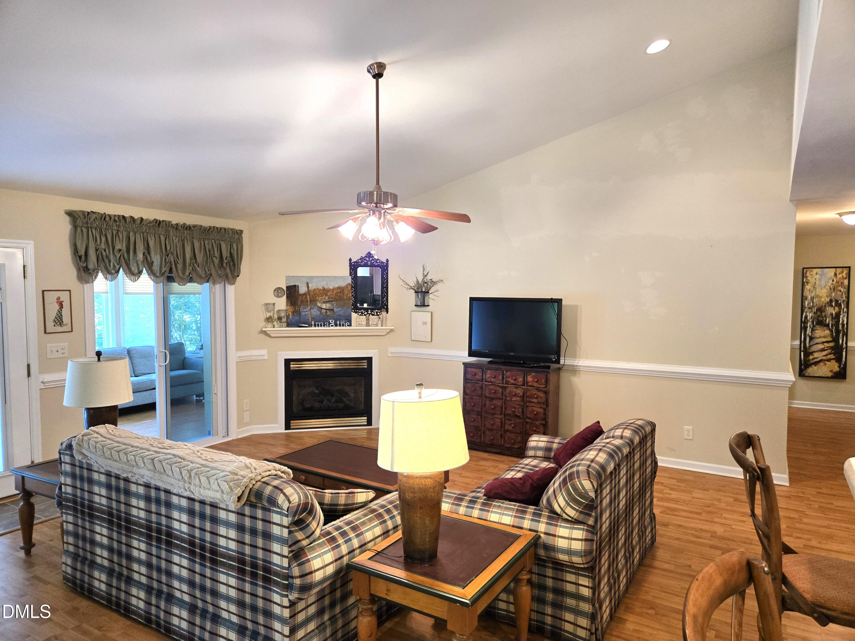 10249 State Rte 903 Bracey, VA 23919 - Photo 7 of 23 10249 Hwy 93 Family Room3