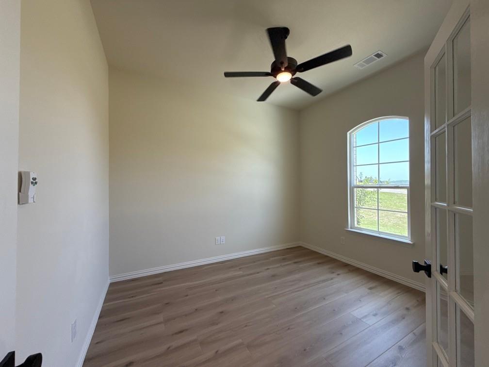 128 Oak Grv Way Springtown, TX 76082 - Photo 6 of 26
