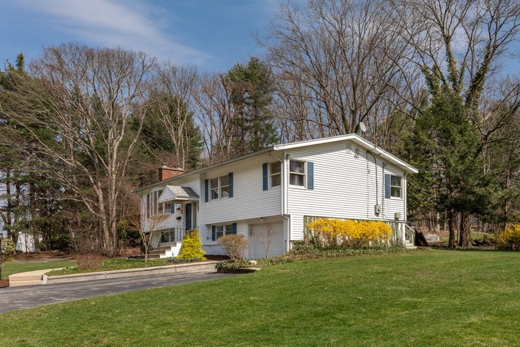 57 Oakvale Road Framingham, MA 01701 - Photo 3 of 32