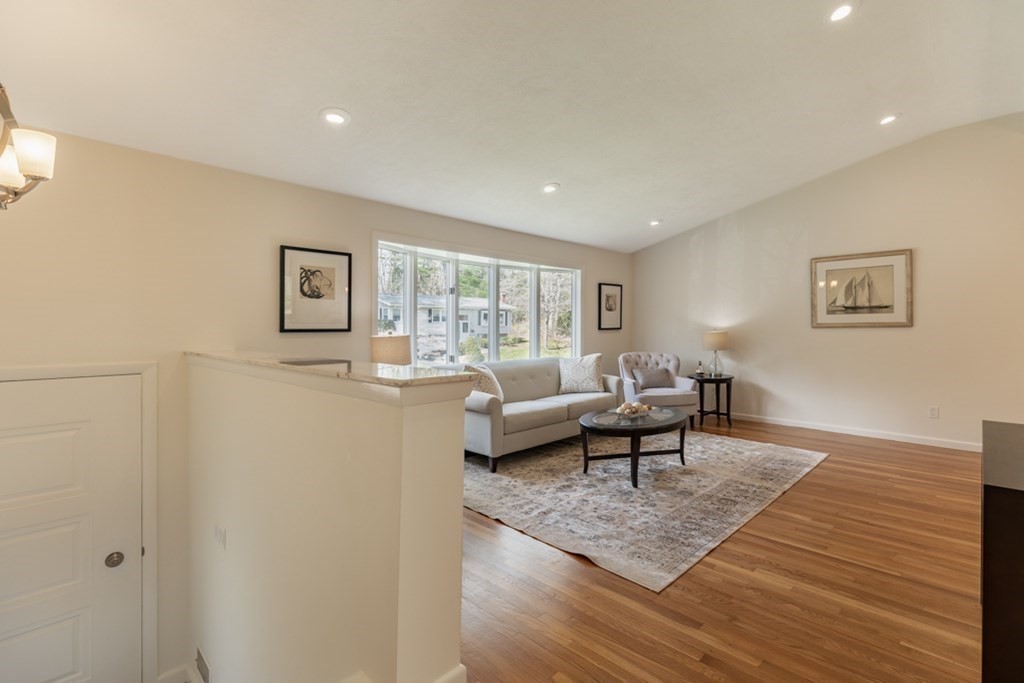 57 Oakvale Road Framingham, MA 01701 - Photo 5 of 32