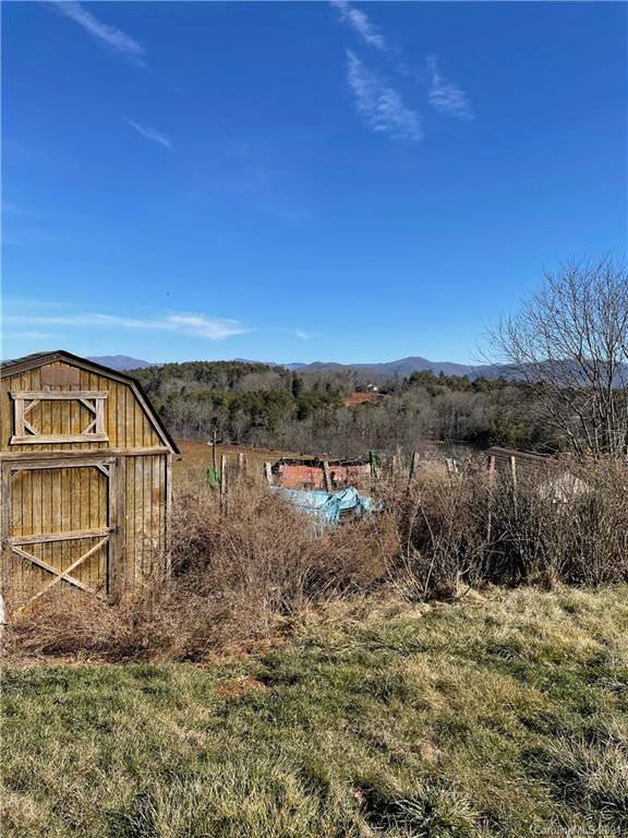 992 Jupiter Road Weaverville, NC 28787 - Photo 4 of 13 Gallery Image 4