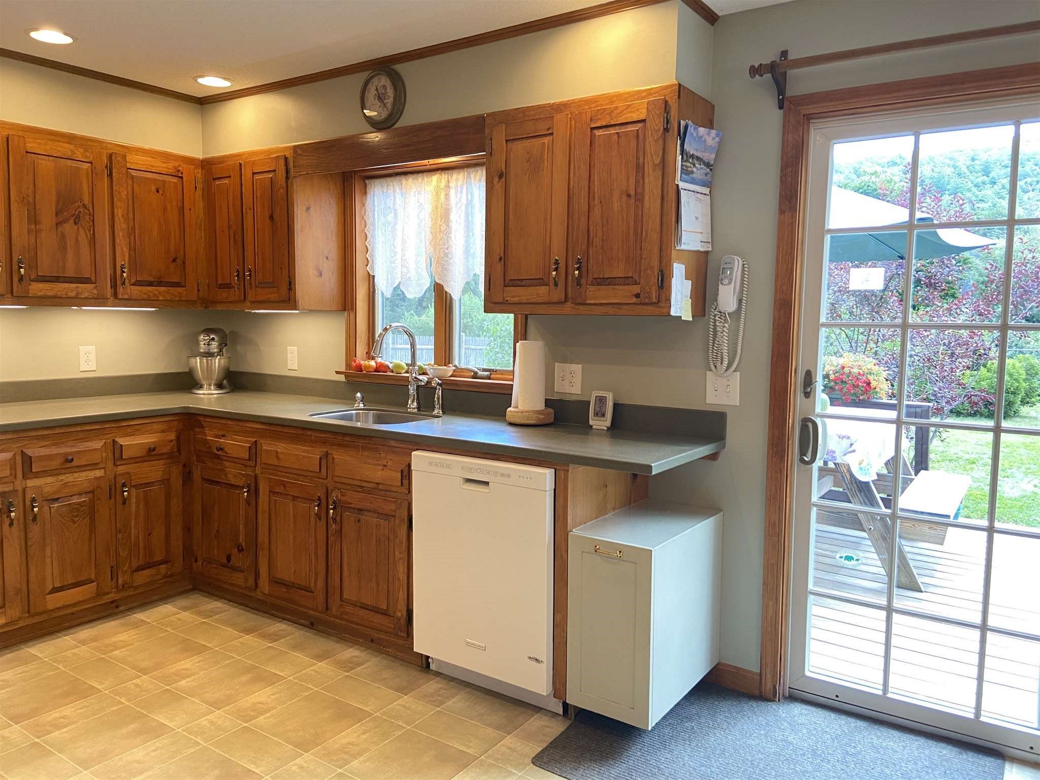 35 Dearborn Circle Walpole, NH 03608 - Photo 12 of 34 Gallery Image 12