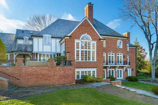 $2,650,000 | 361 Ridge Road, Barrington Hills, IL 60010