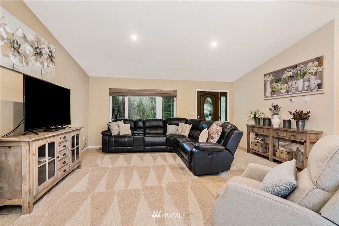 119 Smith Creek Road Raymond, WA 98577 - Photo 4 of 25 Gallery Image 4