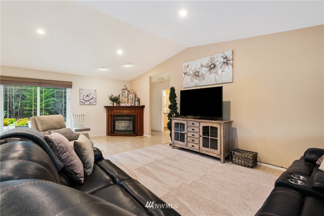 119 Smith Creek Road Raymond, WA 98577 - Photo 5 of 25 Gallery Image 5