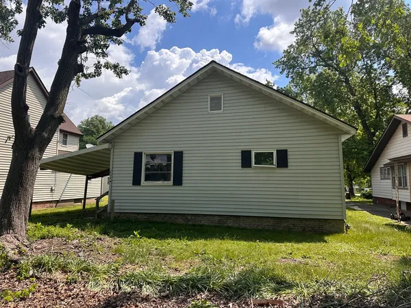 $24,900 | 204 South 10th Street, Herrin, IL 62948